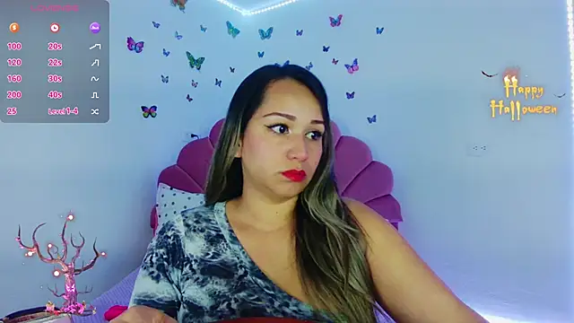 Snapshot of paula_brausin chatting on 10.11.25 paula brausin online show from 10.11.25
