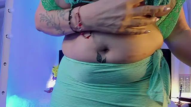 Snapshot of lonely_shewolf chatting on 02.18.25 lonely shewolf online show from 02.18.25