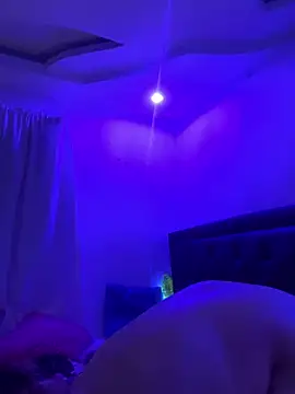 Snapshot of lonely_shewolf chatting on 02.27.25 lonely shewolf online show from 02.27.25