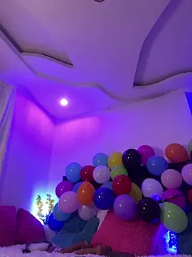 Snapshot of lonely_shewolf chatting on 03.14.25 lonely shewolf online show from 03.14.25