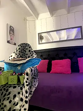 Snapshot of lonely_shewolf chatting on 12.04.25 lonely shewolf online show from 12.04.25