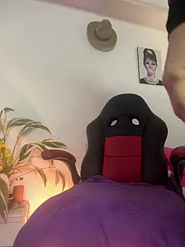 lonely shewolf online show from 02.03.26