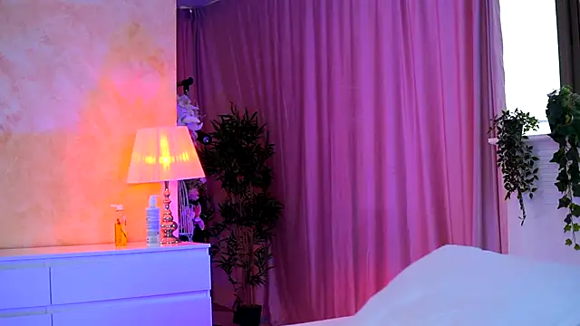 ArtTeasee online show from 11.27.25