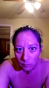 Snapshot of AnyaBest chatting on 12.25.24 AnyaBest online show from 12.25.24