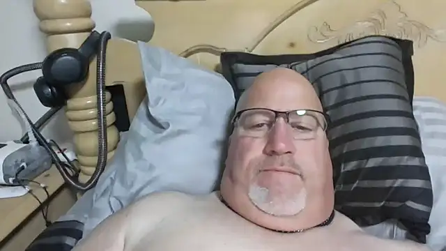 Bigbear0563 online show from 10.27.25