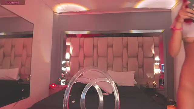 Snapshot of Emmily_Savage chatting on 02.07.25 Emmily Savage online show from 02.07.25