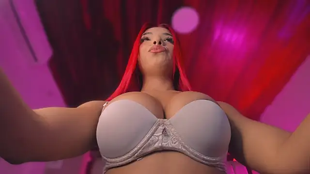 Snapshot of Emmily_Savage chatting on 11.07.25 Emmily Savage online show from 11.07.25