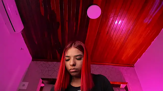 Snapshot of Emmily_Savage chatting on 11.10.25 Emmily Savage online show from 11.10.25