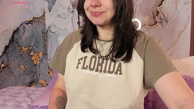 Snapshot of Mey_moon chatting on 02.04.26 Mey moon online show from 02.04.26