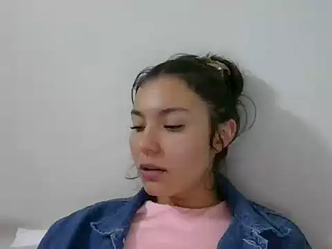 Snapshot of _andygirl chatting on 10.22.25 andygirl online show from 10.22.25