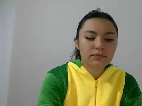 Snapshot of _andygirl chatting on 12.21.25 andygirl online show from 12.21.25