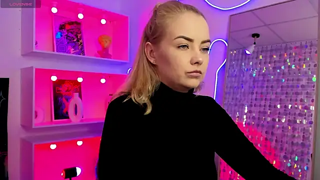 StephanieSweety online show from 05.10.26