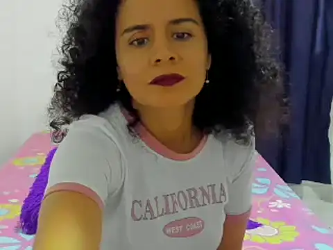 Snapshot of Sami_Hotie1 chatting on 12.16.24 Sami Hotie1 online show from 12.16.24