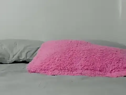 Snapshot of Sami_Hotie1 chatting on 12.21.24 Sami Hotie1 online show from 12.21.24