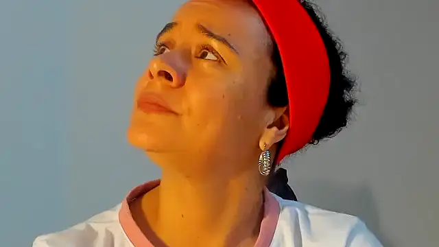 Snapshot of Sami_Hotie1 chatting on 10.01.25 Sami Hotie1 online show from 10.01.25