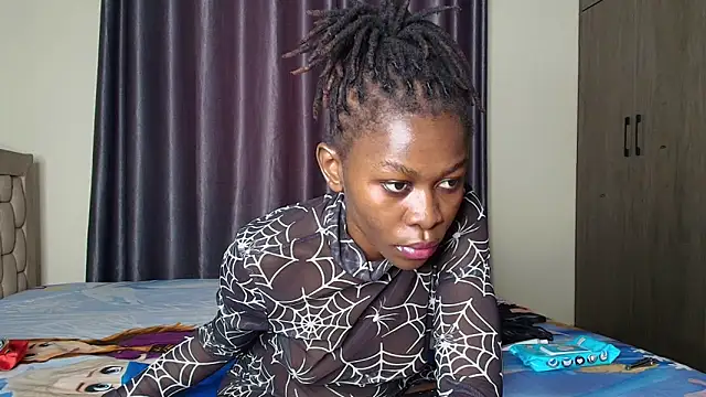 queen heather online show from 01.20.25