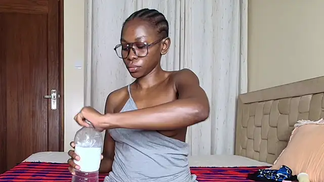 queen heather online show from 11.25.25