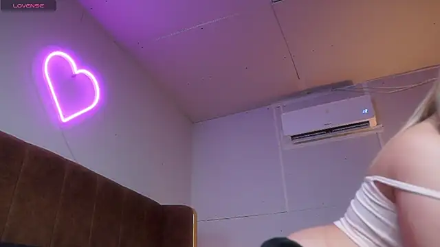 laybunny1 online show from 07.18.26