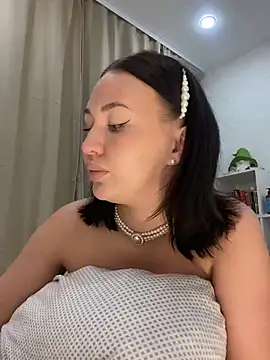 Snapshot of SelenaFoxy chatting on 03.01.25 SelenaFoxy online show from 03.01.25