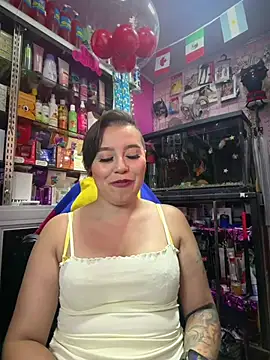 Snapshot of TamySweetness chatting on 06.22.26 TamySweetness online show from 06.22.26