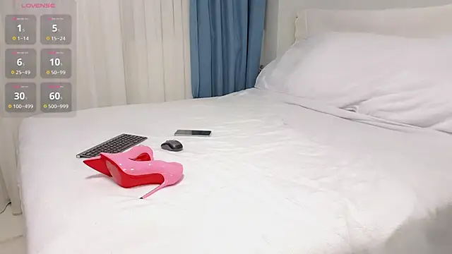 missmiamore online show from 12.08.24