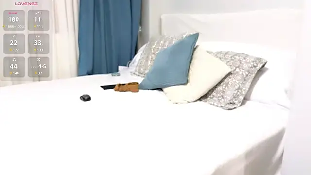 missmiamore online show from 12.30.24