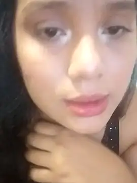 Snapshot of Lesliemilk5 chatting on 11.23.25 Lesliemilk5 online show from 11.23.25