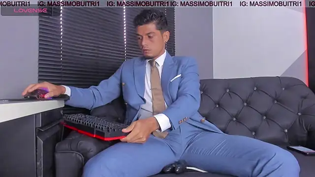 Snapshot of massimo_g chatting on 06.08.26 massimo g online show from 06.08.26