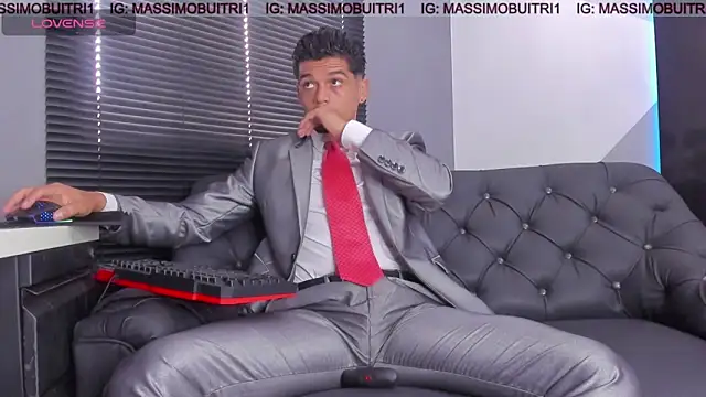 Snapshot of massimo_g chatting on 06.12.26 massimo g online show from 06.12.26