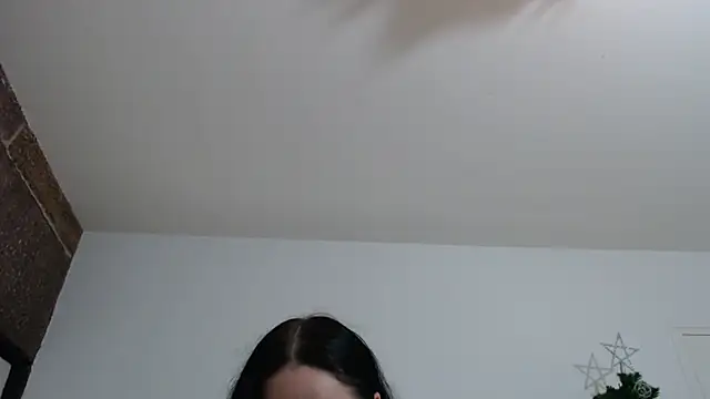 Snapshot of Crystal-dreamt chatting on 12.01.24 Crystal-dreamt online show from 12.01.24