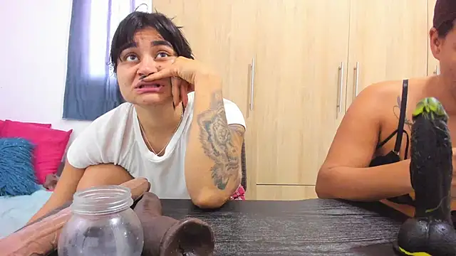 Snapshot of andreita_trujillos chatting on 10.31.25 andreita trujillos online show from 10.31.25