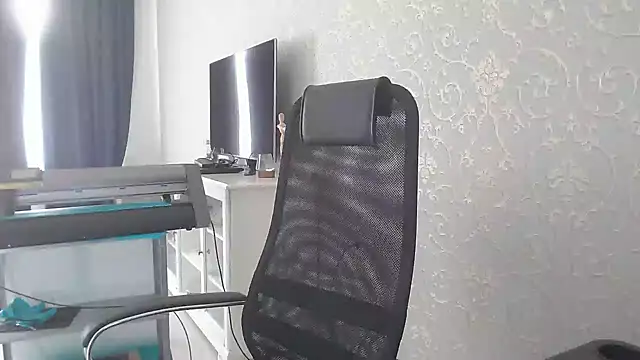 Marselle Laker online show from 02.15.25