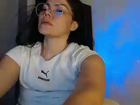 Snapshot of cristal_sexybody chatting on 02.04.25 cristal sexybody online show from 02.04.25