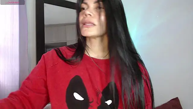 Snapshot of cristal_sexybody chatting on 02.22.25 cristal sexybody online show from 02.22.25