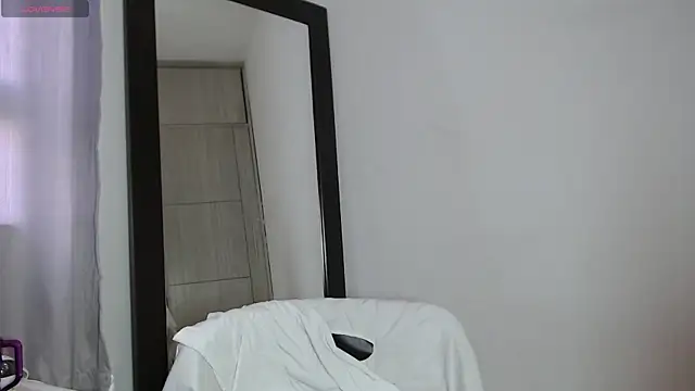 Snapshot of cristal_sexybody chatting on 03.09.25 cristal sexybody online show from 03.09.25