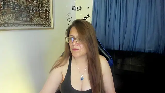 Snapshot of Ivette_Shaira chatting on 06.26.26 Ivette Shaira online show from 06.26.26