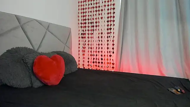 Snapshot of BlueEyesLexy chatting on 02.13.26 BlueEyesLexy online show from 02.13.26