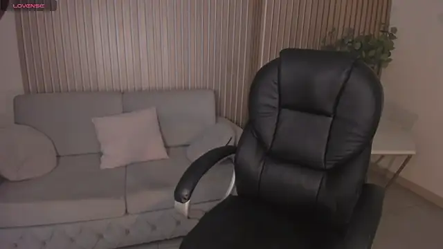 Snapshot of MileyCruz_ chatting on 02.19.25 MileyCruz online show from 02.19.25