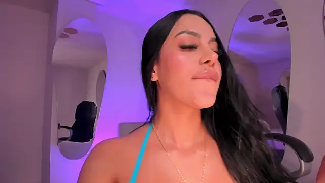 Snapshot of MileyCruz_ chatting on 03.15.25 MileyCruz online show from 03.15.25