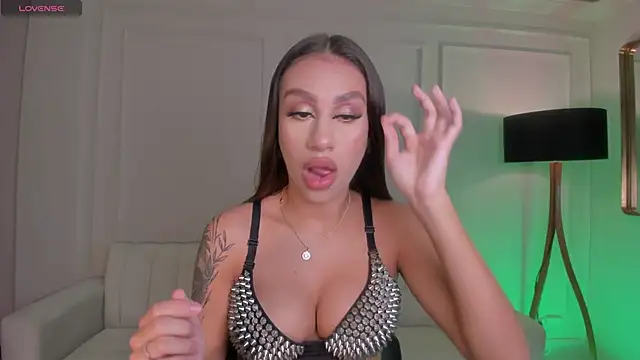 Snapshot of DannaCruz chatting on 03.03.25 DannaCruz online show from 03.03.25