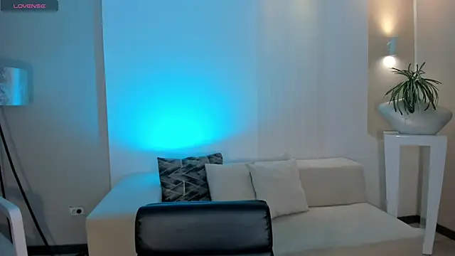 Snapshot of DannaCruz chatting on 03.08.25 DannaCruz online show from 03.08.25