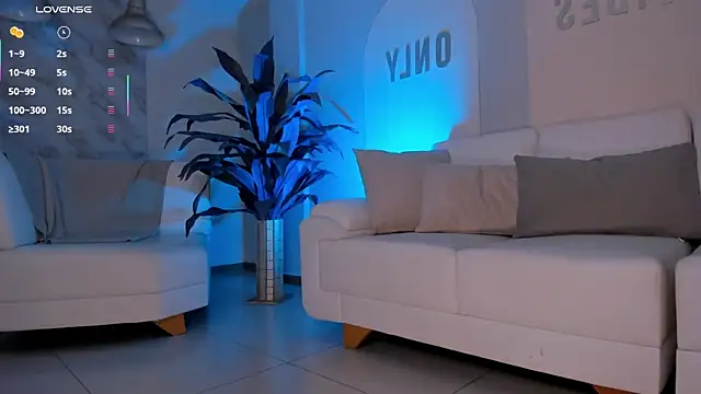 Snapshot of DannaCruz chatting on 03.11.25 DannaCruz online show from 03.11.25