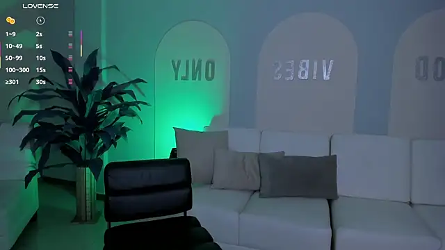 Snapshot of DannaCruz chatting on 03.12.25 DannaCruz online show from 03.12.25