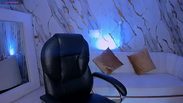 Snapshot of DannaCruz chatting on 01.10.26 DannaCruz online show from 01.10.26