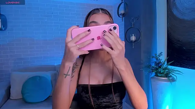 Snapshot of DannaCruz chatting on 03.11.26 DannaCruz online show from 03.11.26