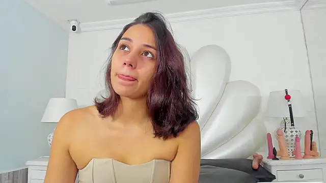 Snapshot of LucianaCarter chatting on 12.18.24 LucianaCarter online show from 12.18.24