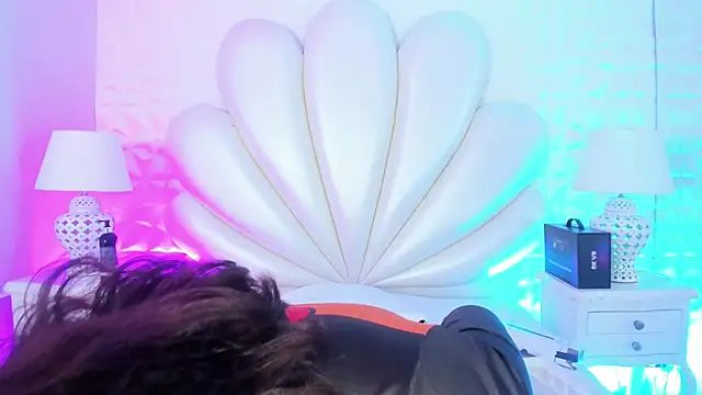 Snapshot of LucianaCarter chatting on 12.30.24 LucianaCarter online show from 12.30.24