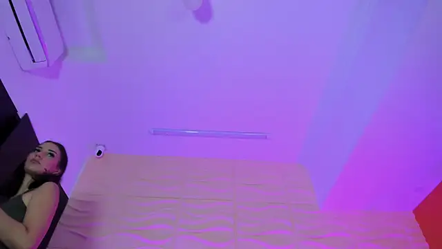 Snapshot of LucianaCarter chatting on 02.13.25 LucianaCarter online show from 02.13.25