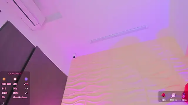 Snapshot of LucianaCarter chatting on 02.15.25 LucianaCarter online show from 02.15.25