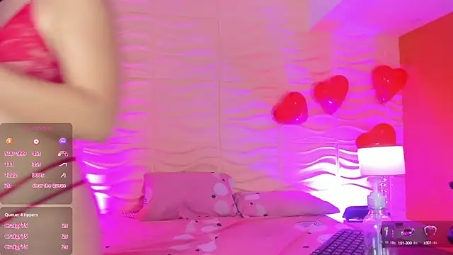 Snapshot of LucianaCarter chatting on 02.15.25 LucianaCarter online show from 02.15.25